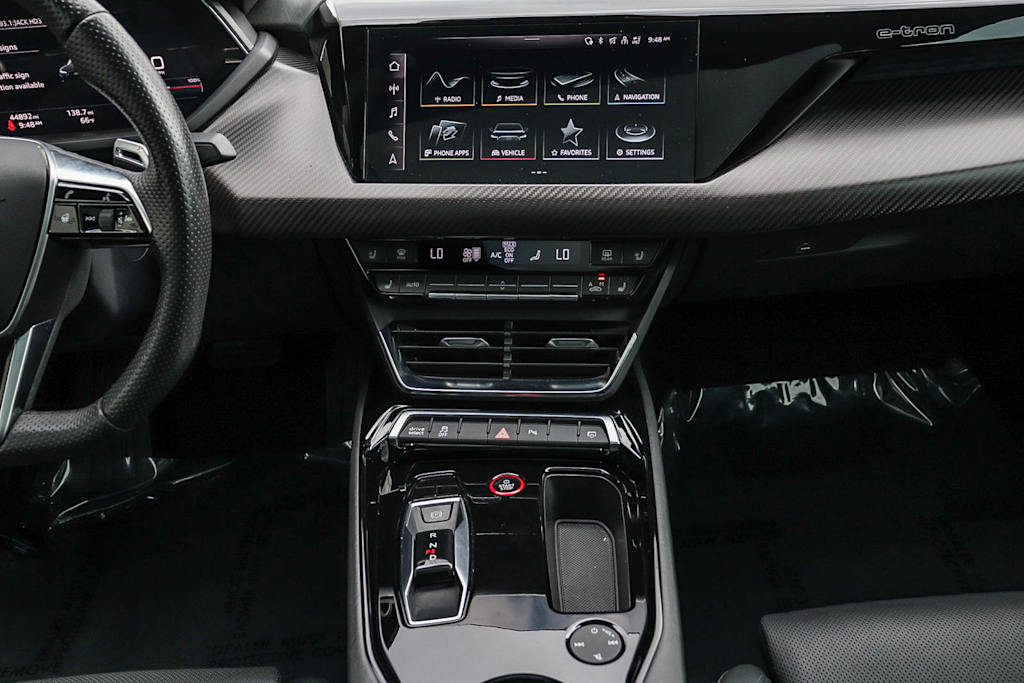 Thumbnail: 2022 Audi e-tron GT - 27