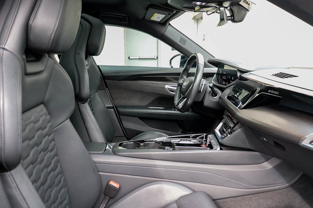 Thumbnail: 2022 Audi e-tron GT - 9