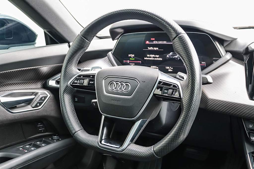 Thumbnail: 2022 Audi e-tron GT - 8