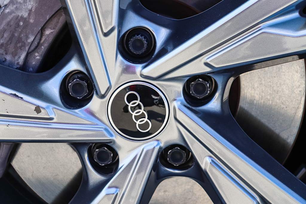 Thumbnail: 2022 Audi e-tron GT - 13