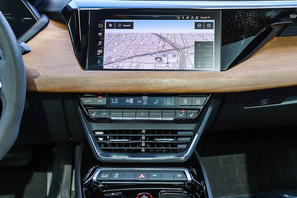 Thumbnail: 2022 Audi e-tron GT - 12