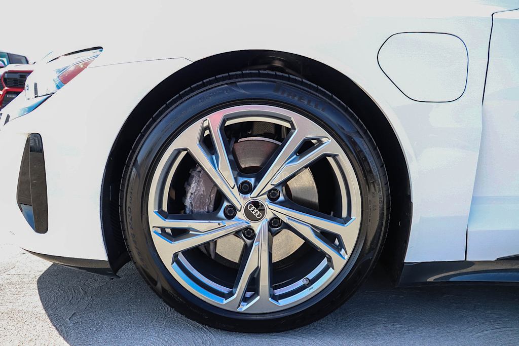 Thumbnail: 2022 Audi e-tron GT - 22