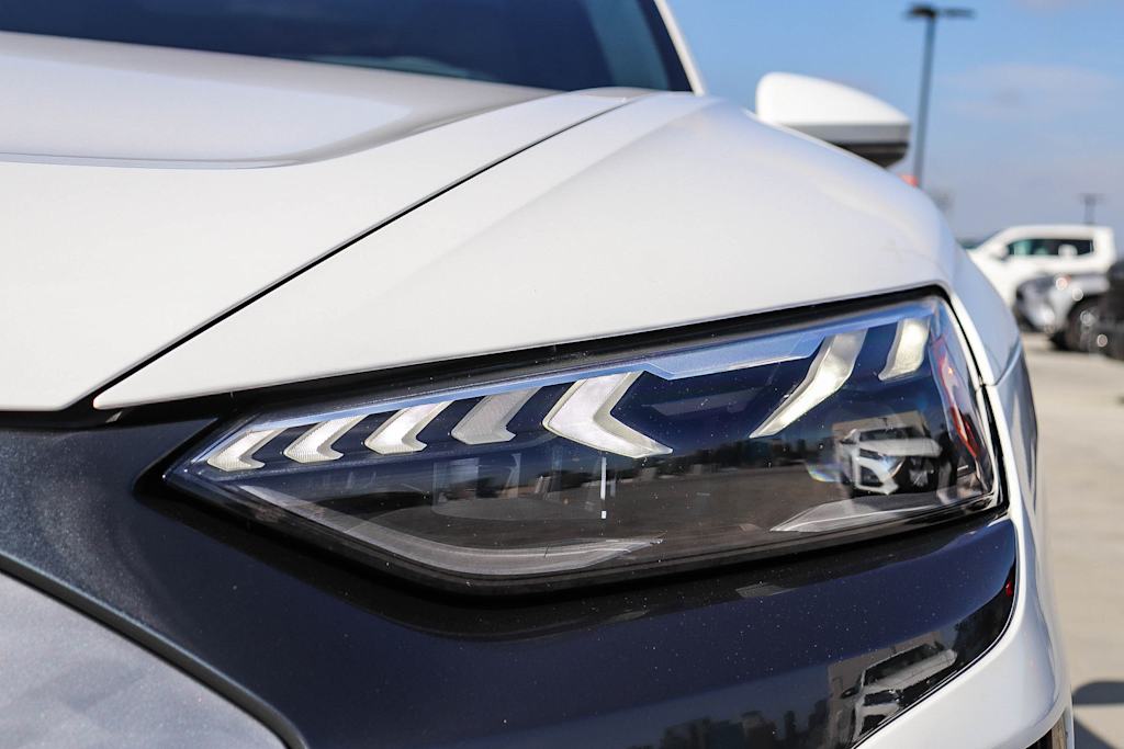 Thumbnail: 2022 Audi e-tron GT - 18