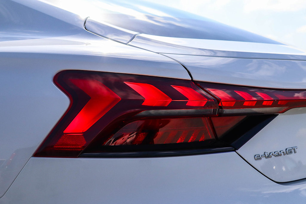 Thumbnail: 2022 Audi e-tron GT - 21