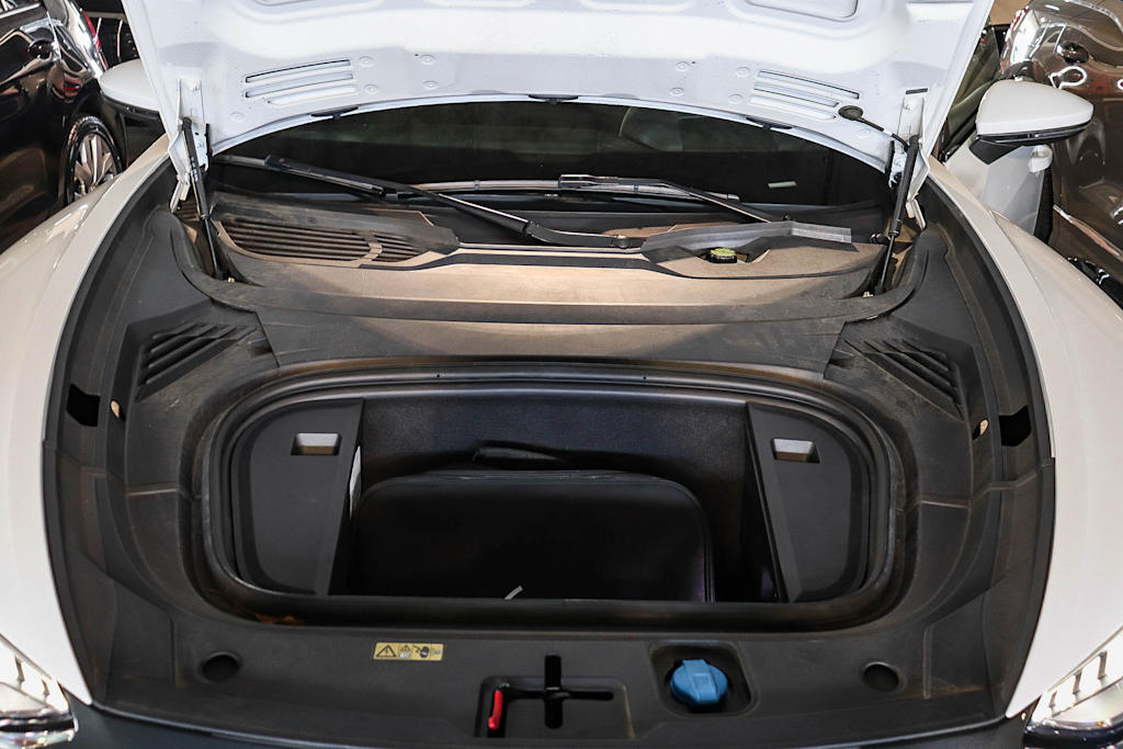 Thumbnail: 2022 Audi e-tron GT - 38