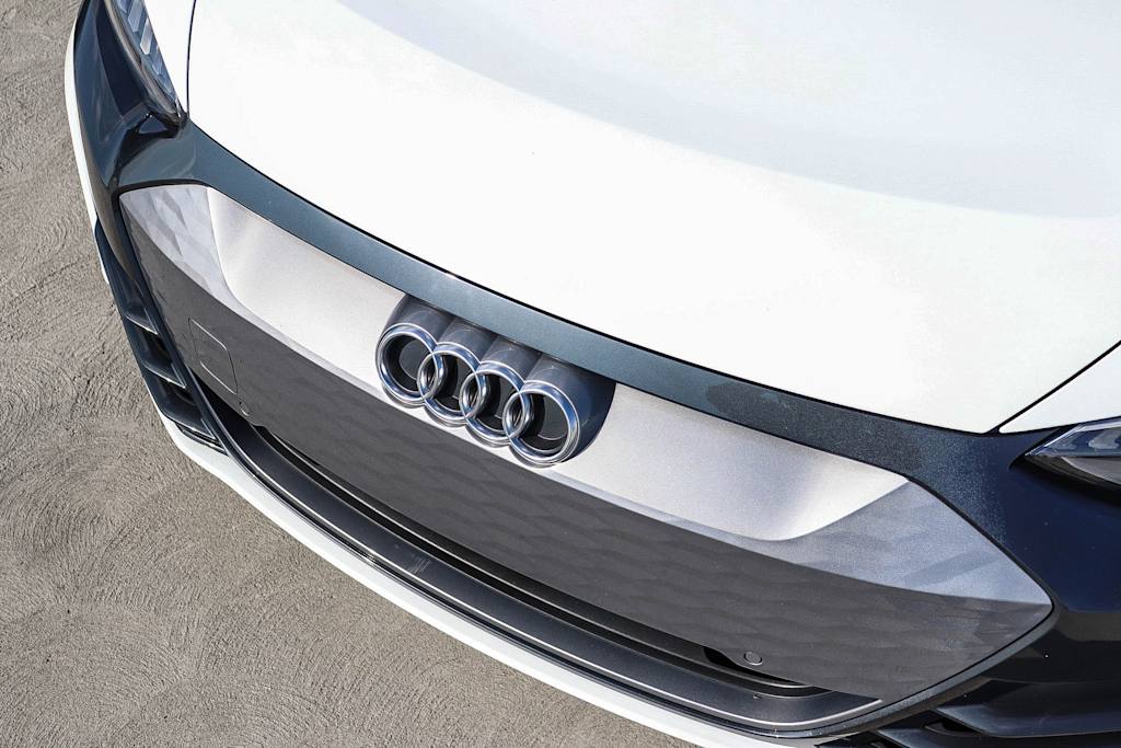Thumbnail: 2022 Audi e-tron GT - 6