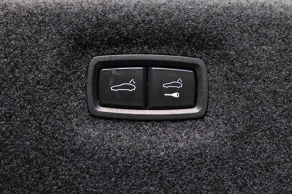 Thumbnail: 2022 Audi e-tron GT - 15