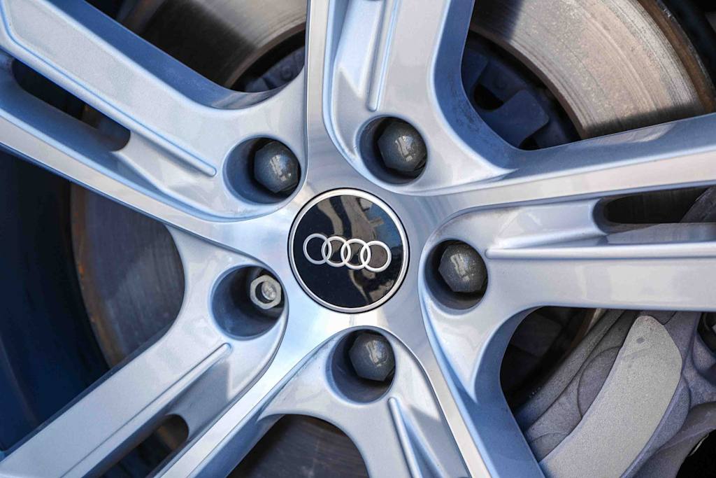 Thumbnail: 2025 Audi A8 - 26