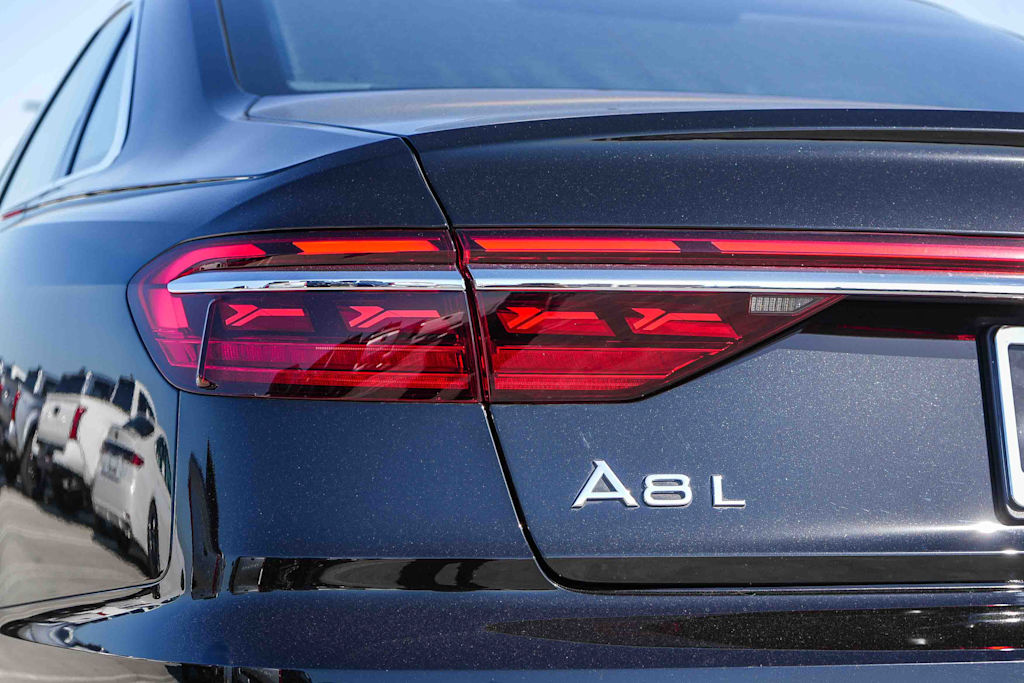Thumbnail: 2025 Audi A8 - 23