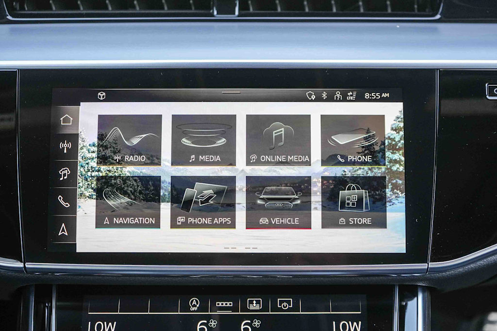 Thumbnail: 2025 Audi A8 - 27