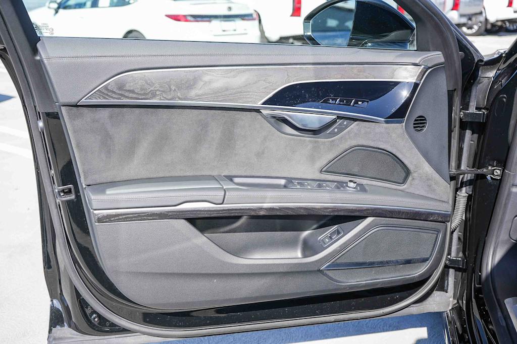 Thumbnail: 2025 Audi A8 - 33