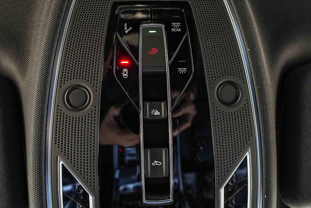 Thumbnail: 2025 Audi A8 - 41