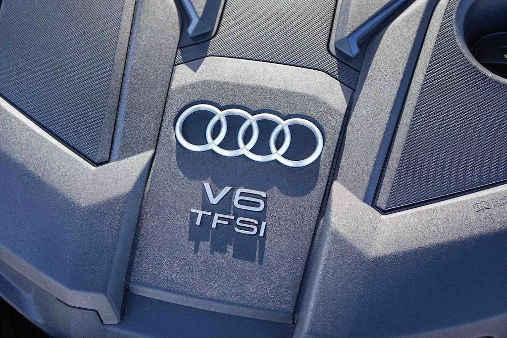 Thumbnail: 2025 Audi A8 - 46