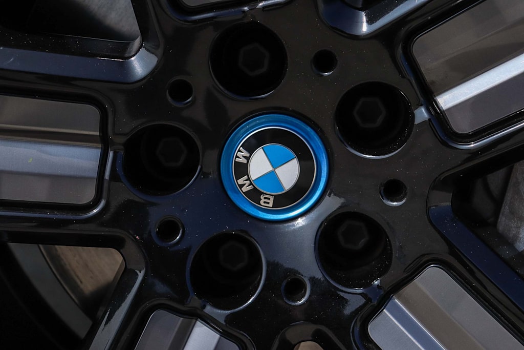 Thumbnail: 2024 BMW iX - 24