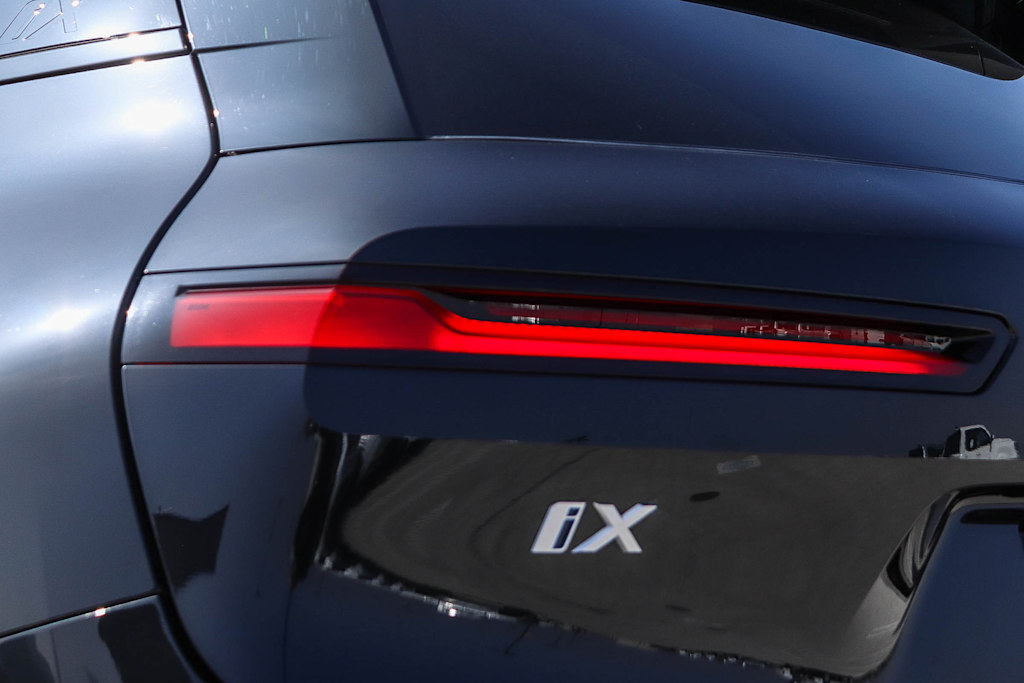 Thumbnail: 2024 BMW iX - 22