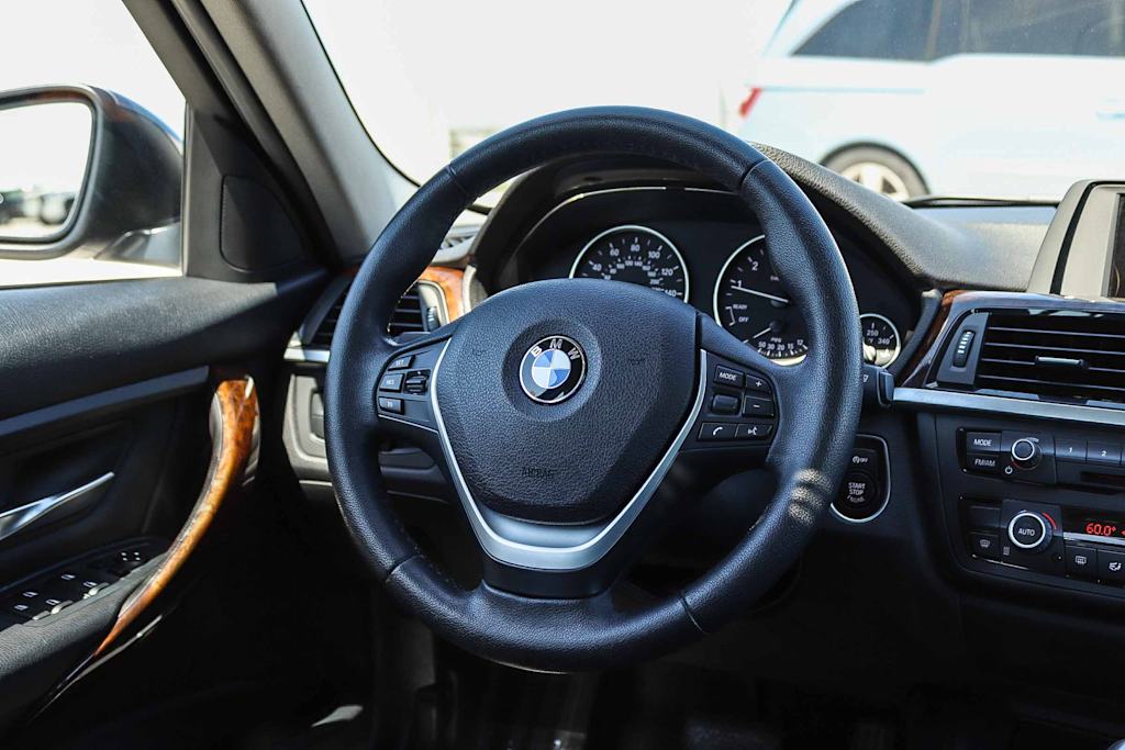 Thumbnail: 2015 BMW 3 Series - 8