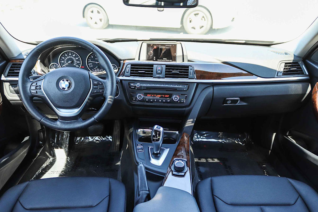 Thumbnail: 2015 BMW 3 Series - 2
