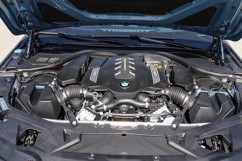 Thumbnail: 2022 BMW 8 Series - 9