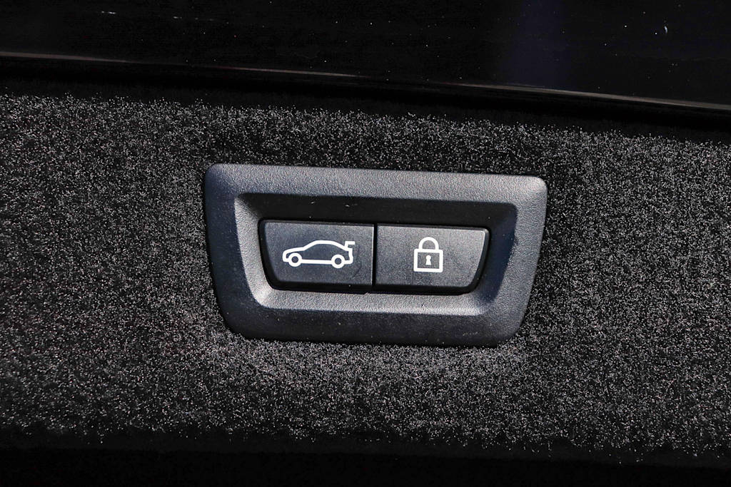 Thumbnail: 2020 BMW M8 - 40