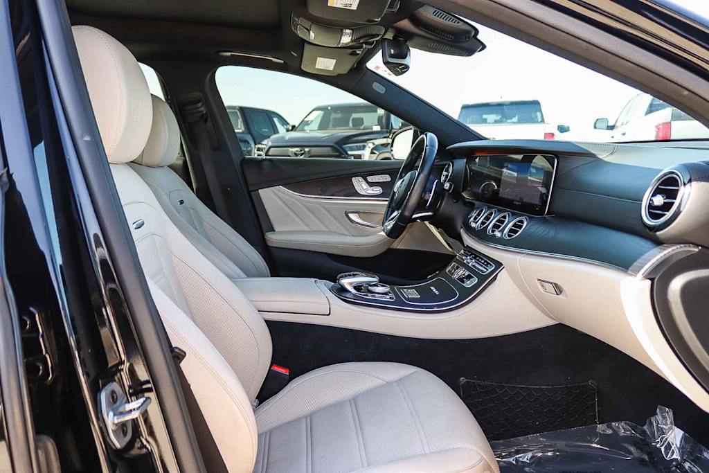 Thumbnail: 2019 Mercedes-Benz E-Class - 10