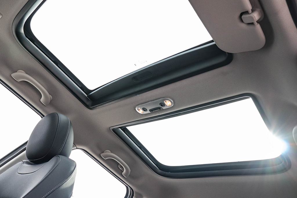 Thumbnail: 2023 MINI Cooper - 26