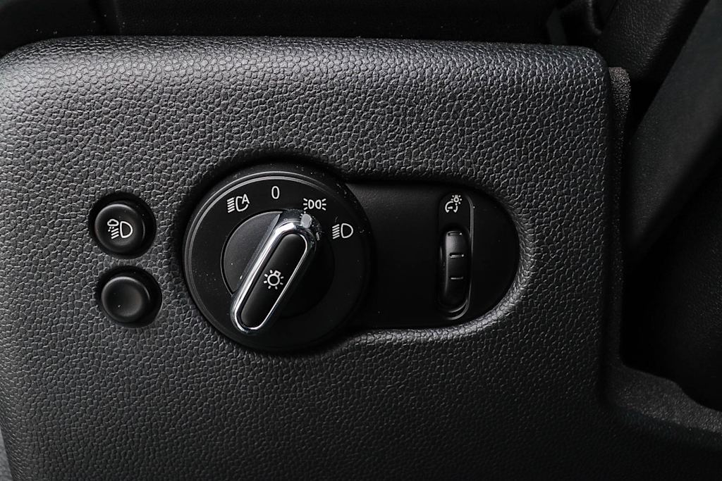 Thumbnail: 2023 MINI Cooper - 25