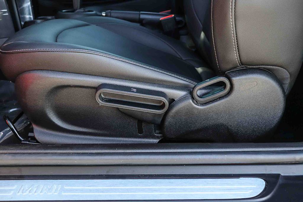 Thumbnail: 2020 MINI Cooper - 32