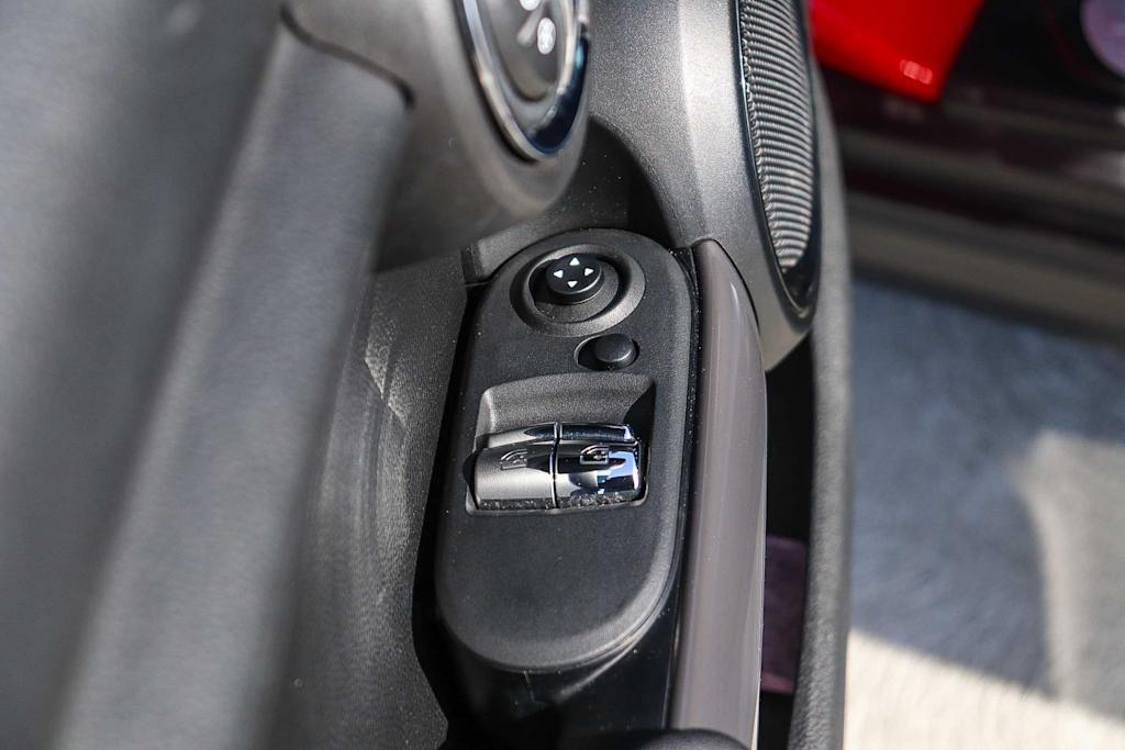 Thumbnail: 2020 MINI Cooper - 33