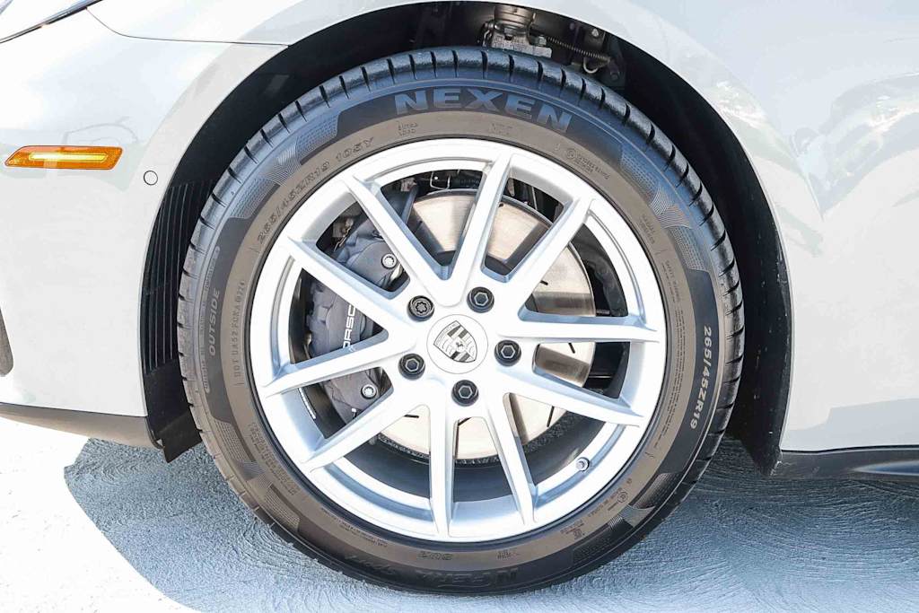 Thumbnail: 2025 Porsche Panamera - 24