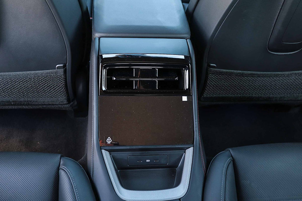 Thumbnail: 2025 Porsche Panamera - 28