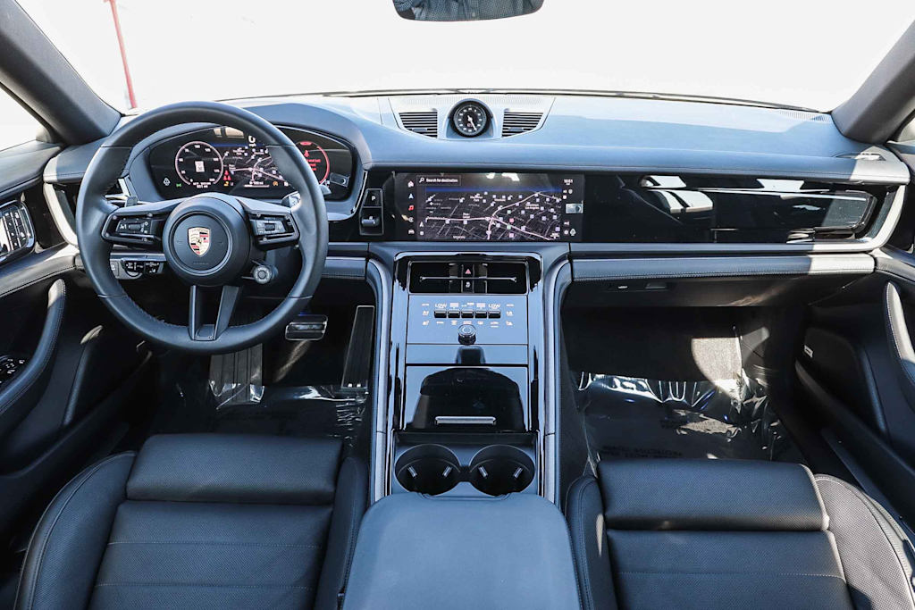 Thumbnail: 2025 Porsche Panamera - 2