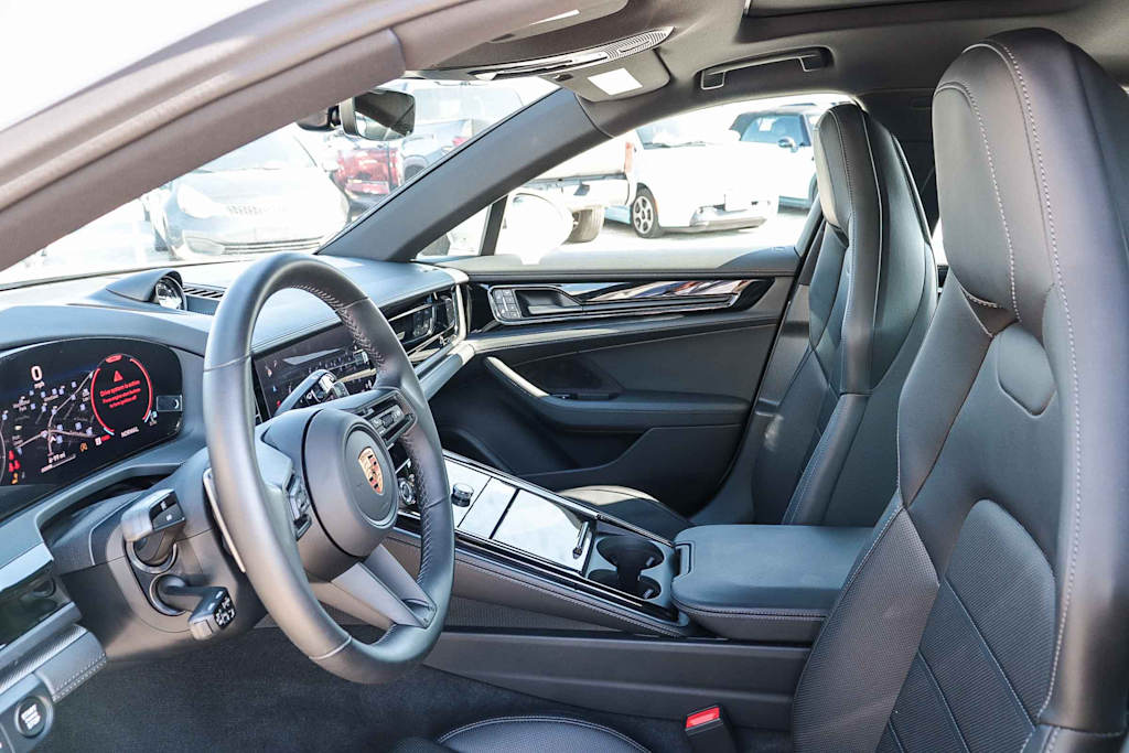 Thumbnail: 2025 Porsche Panamera - 10