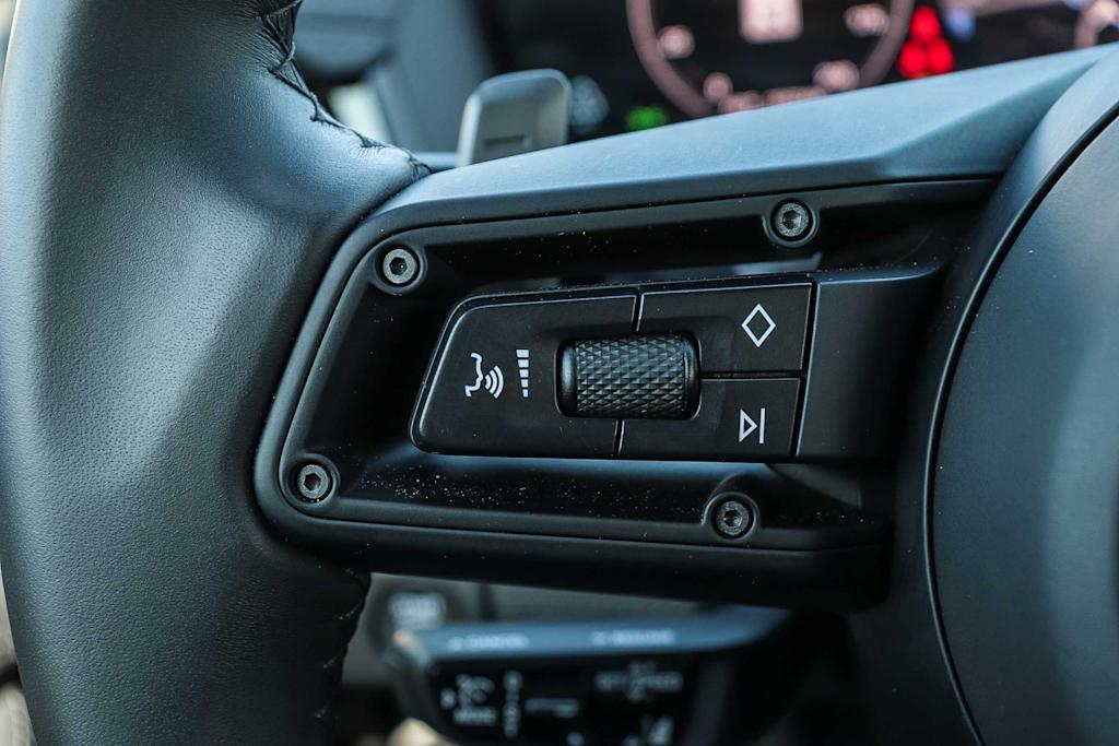 Thumbnail: 2025 Porsche Panamera - 26