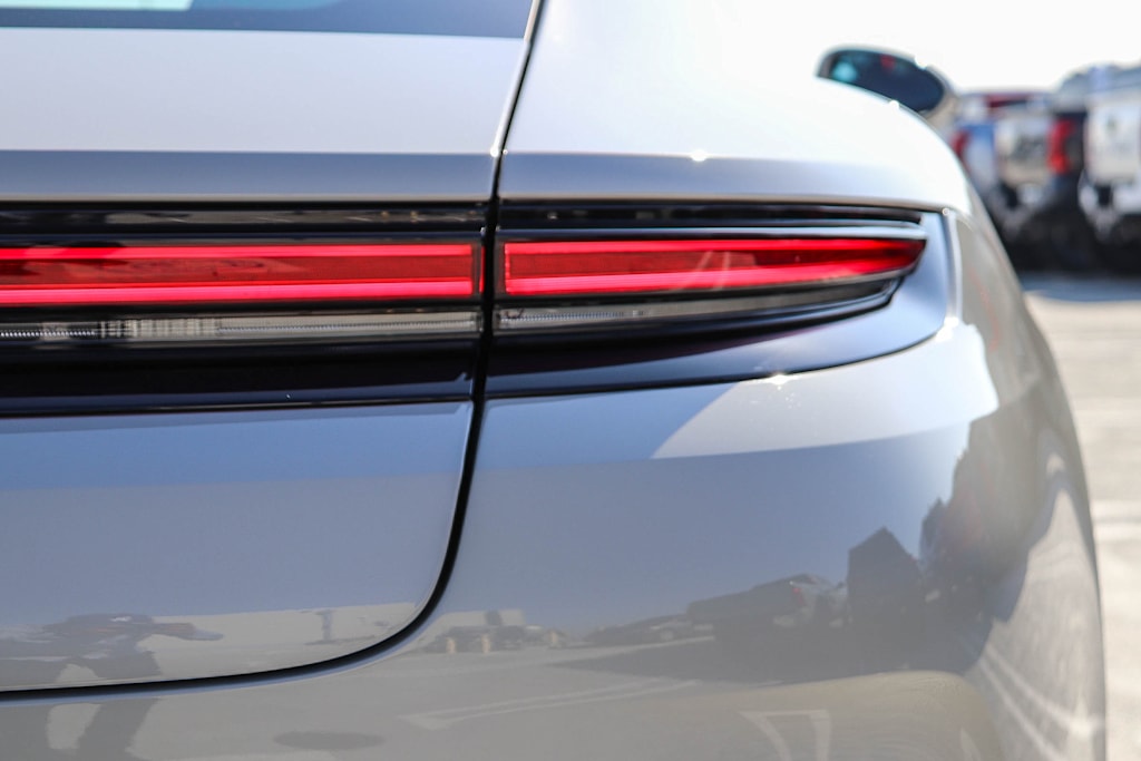 Thumbnail: 2025 Porsche Panamera - 21