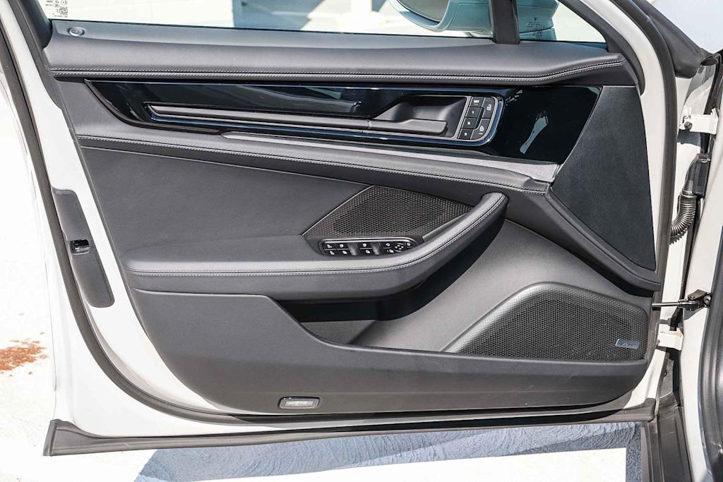 Thumbnail: 2025 Porsche Panamera - 33