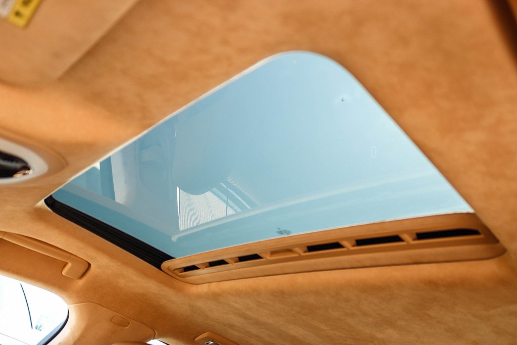 Thumbnail: 2011 Porsche Panamera - 33
