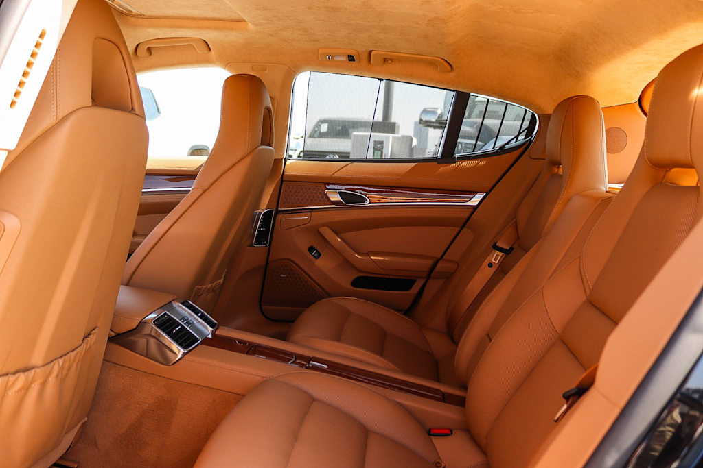 Thumbnail: 2011 Porsche Panamera - 11