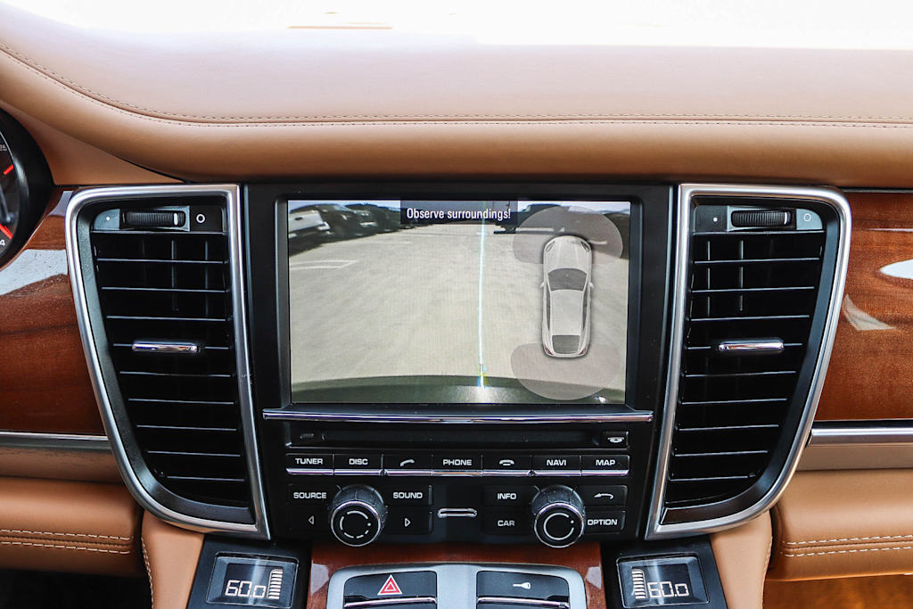 Thumbnail: 2011 Porsche Panamera - 32