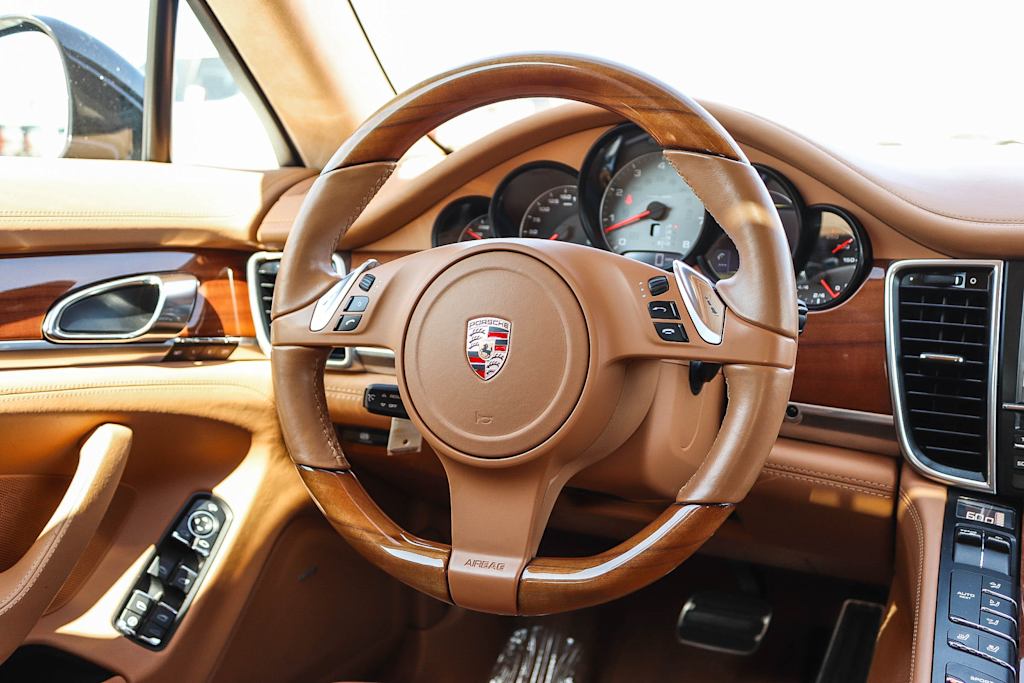 Thumbnail: 2011 Porsche Panamera - 8