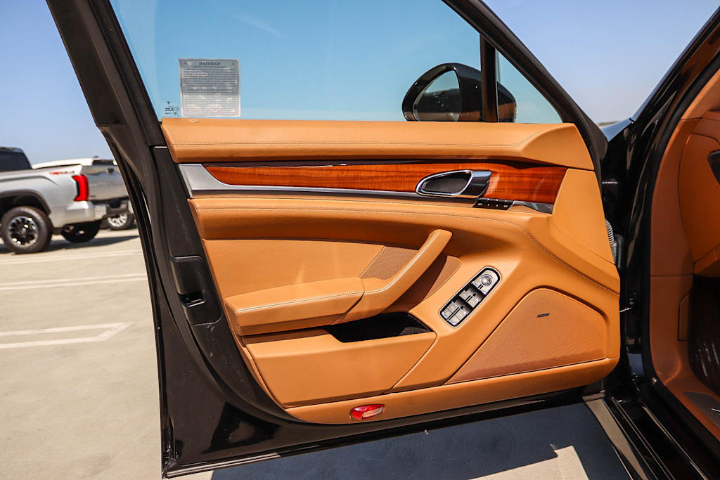 Thumbnail: 2011 Porsche Panamera - 27