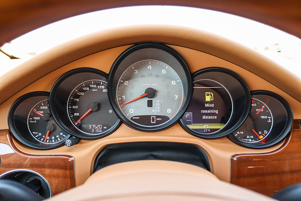 Thumbnail: 2011 Porsche Panamera - 31