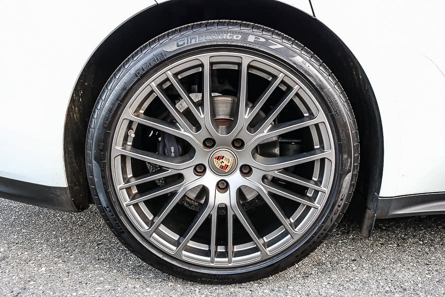 Thumbnail: 2023 Porsche Panamera - 7