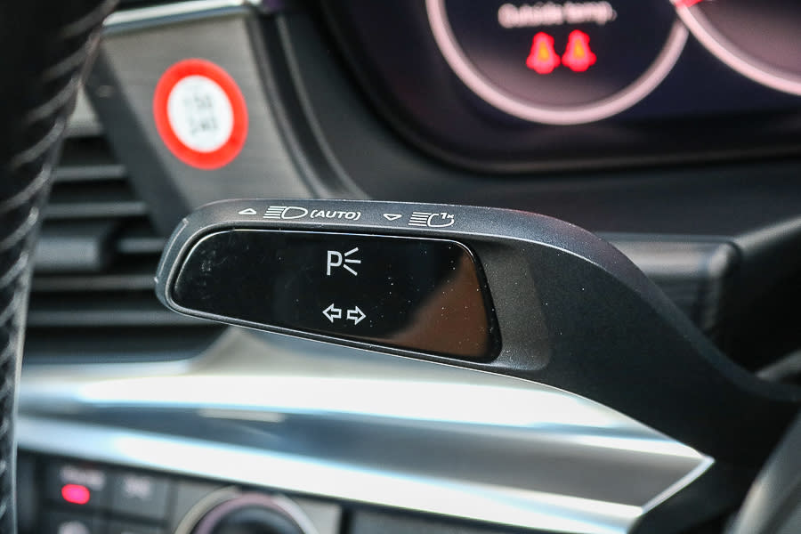 Thumbnail: 2023 Porsche Panamera - 37