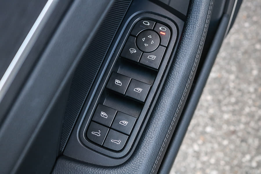 Thumbnail: 2023 Porsche Panamera - 35