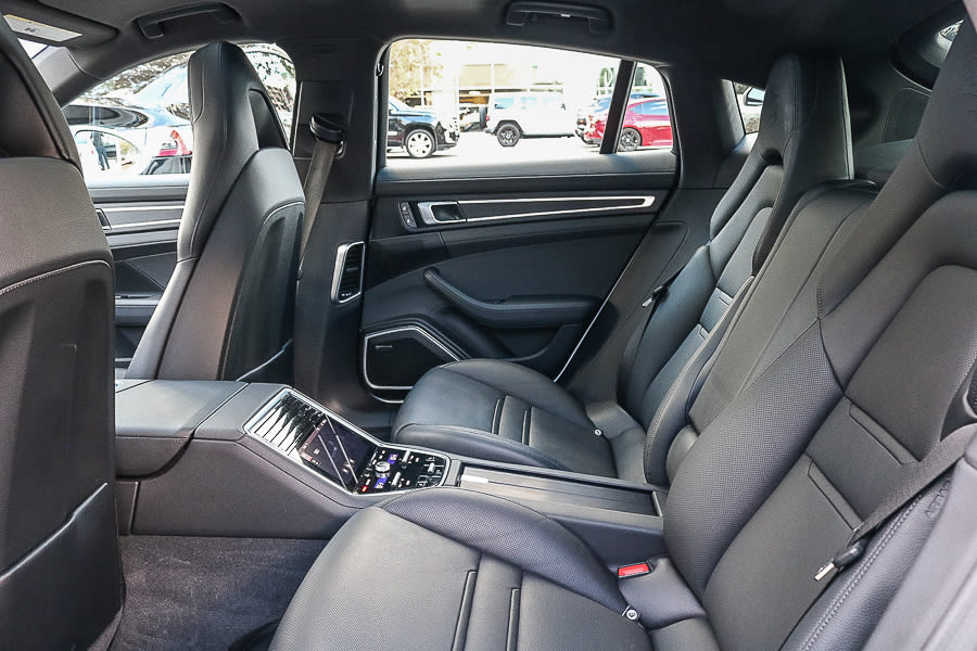 Thumbnail: 2023 Porsche Panamera - 11