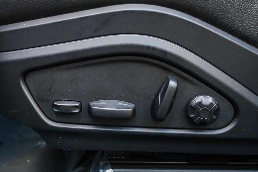 Thumbnail: 2023 Porsche Panamera - 32