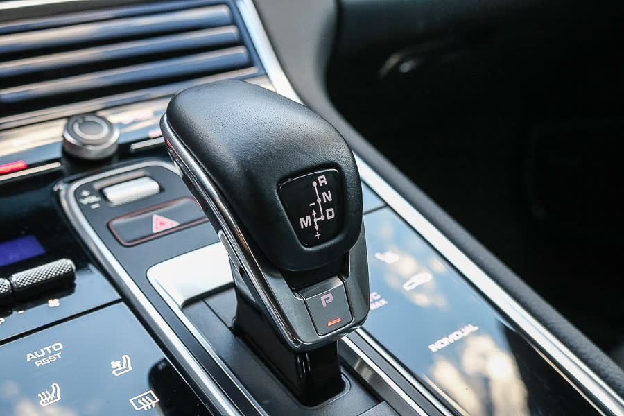 Thumbnail: 2023 Porsche Panamera - 31