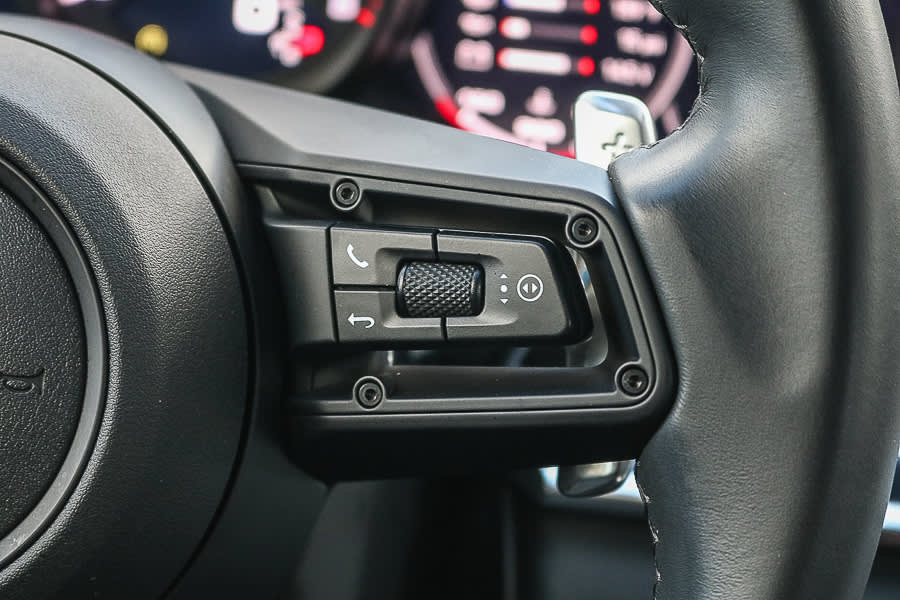 Thumbnail: 2023 Porsche Panamera - 28