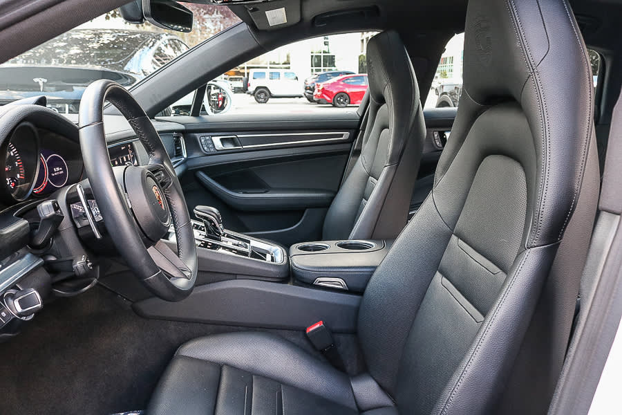 Thumbnail: 2023 Porsche Panamera - 10