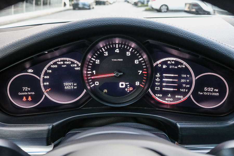 Thumbnail: 2023 Porsche Panamera - 15